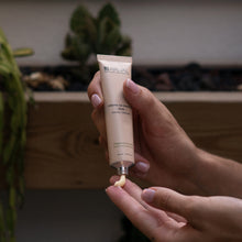 Cargar imagen en el visor de la galería, Crema de manos arual te verde