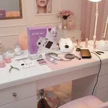 Cargar imagen en el visor de la galería, Torno Manicura en Salón de Estética